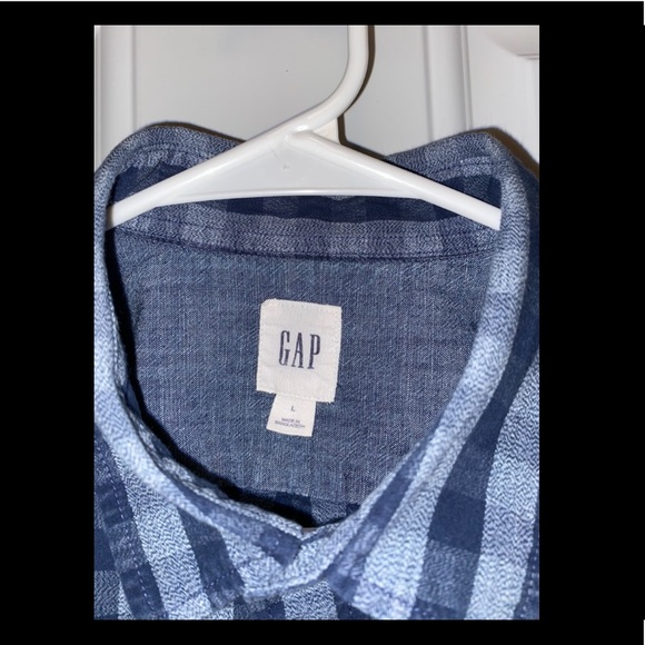 GAP Button-Up Poplin Shirt - Picture 3 of 3